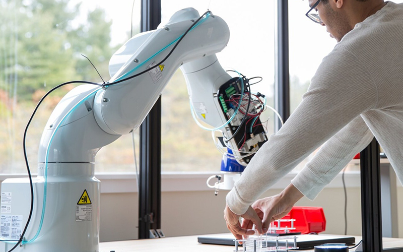 6-industries-robotics-Fikst-60